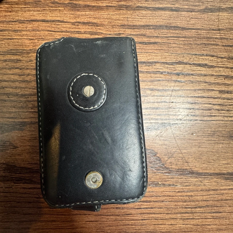 i-nique Portfolio Limited Edition Leather iPod Case Classic Music Player 84/200 - Image 2 of 4