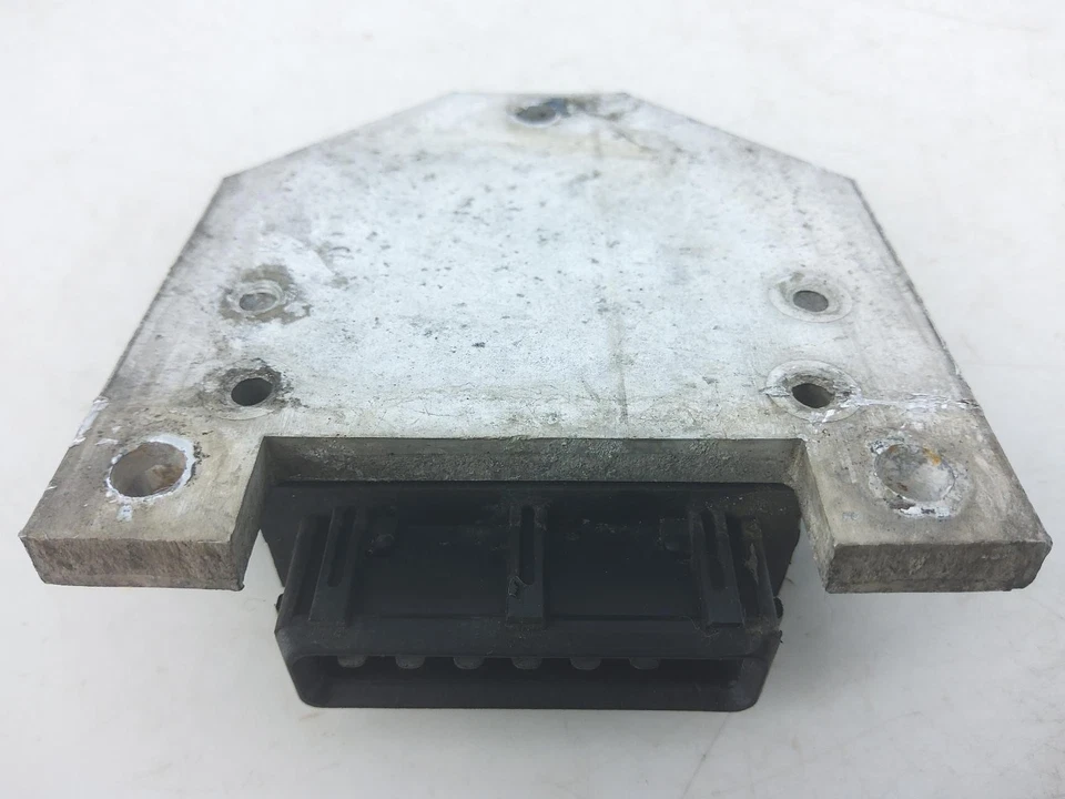 Porsche 944 S2 1991 Ignition Control Module Unit & Bracket Bosch 0 227 100 124 — 第 4/4 张图片