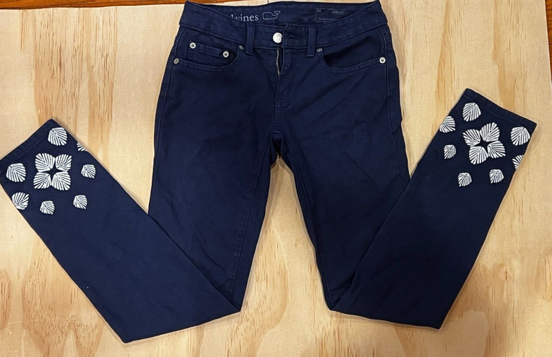 VINEYARD VINES-Dark Blue embroidered Jean, size 00, USED- EXCELLENT CONDITION
