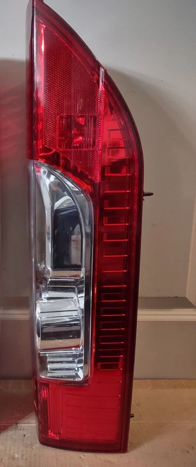 ИЗЯЩНЫЙ! - Оригинальный задний фонарь для пассажира 2014-2022 RAM Promaster 1500 2500 3500 - Изображение 4 из 4