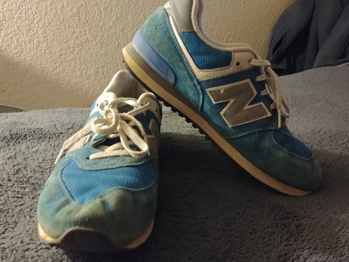 New Balance 574 Size 5.5 Athletic Shoes 