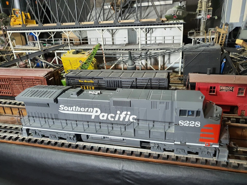 O Scale Southern Pacific Locomotive (Dummy) Train Engine By Lionel - Image 3 of 4
