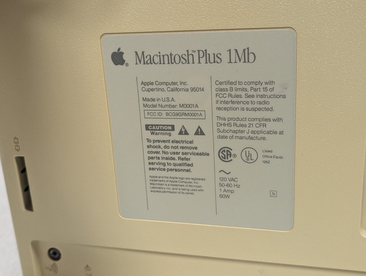 Apple Macintosh Plus 1Mb Vintage Desktop Computer M0001A Mouse 2nd