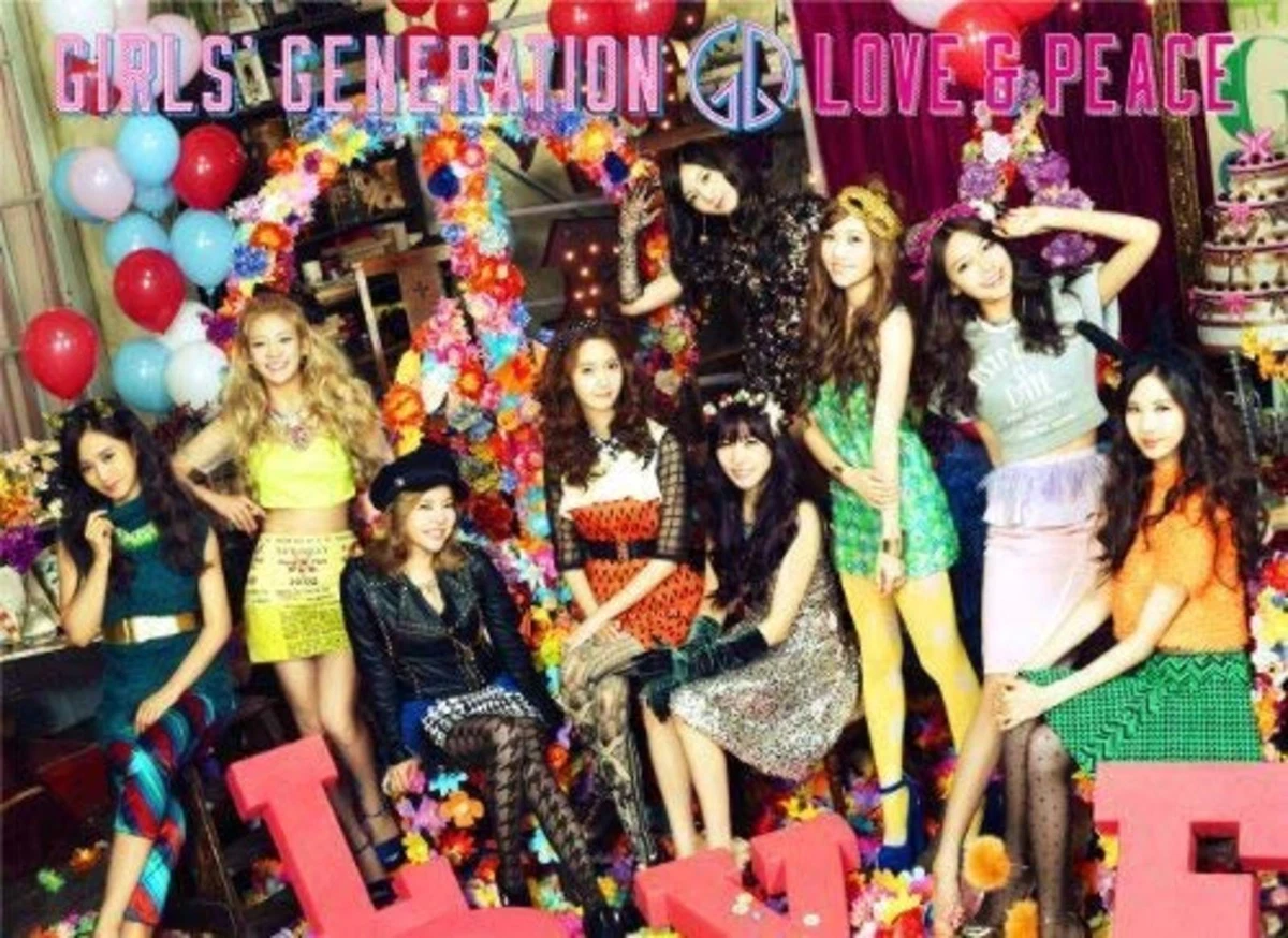 SNSD GIRLS' GENERATION Love and Peace CD+ Blu-ray New from Japan
