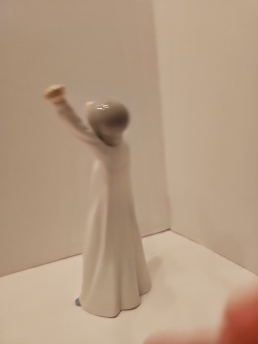NAO - Hand Made In Spain By Lladro #561 “Girl Yawning” 8