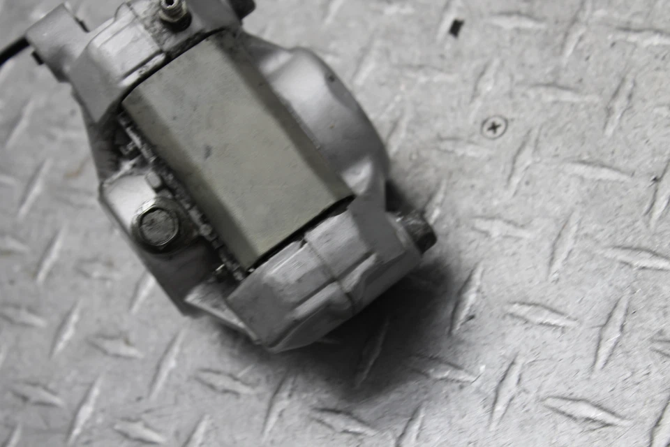 1986 年 YAMAHA VMAX 1200 VMX1200 左前制动计算器 1FK-25810-12-00 — 第 4/4 张图片