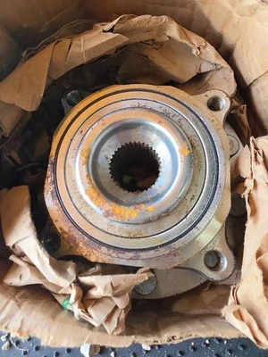 2016-2019 Mopar OEM RAM 5500 Front Wheel Hub Assembly 68261674AA 10 Lug - Bild 1 von 4