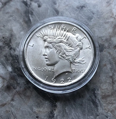 1922 SILVER PEACE DOLLAR IN STUNNING BU CONDITION!!