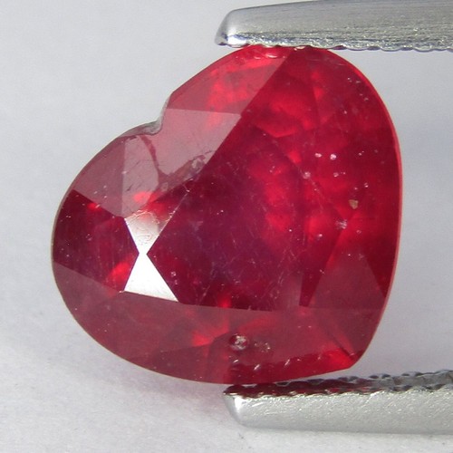 3.50Cts Genuine Natural African Ruby 8.4X9.7mm Heart Shape Loose Gem VDO - Picture 3 of 4