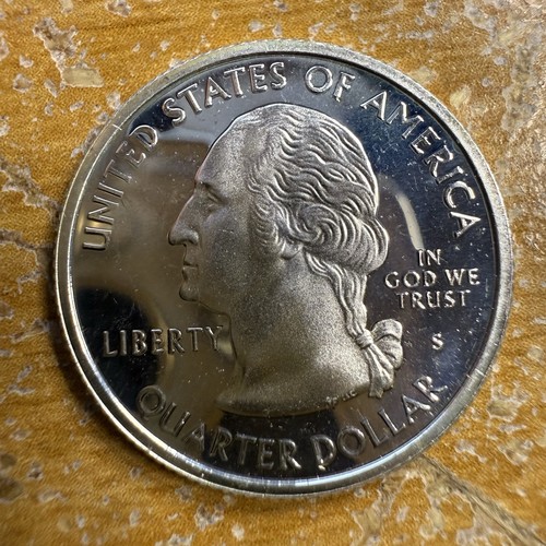 2001 S Silver New York Quarter in Proof - T232 - Picture 2 of 2