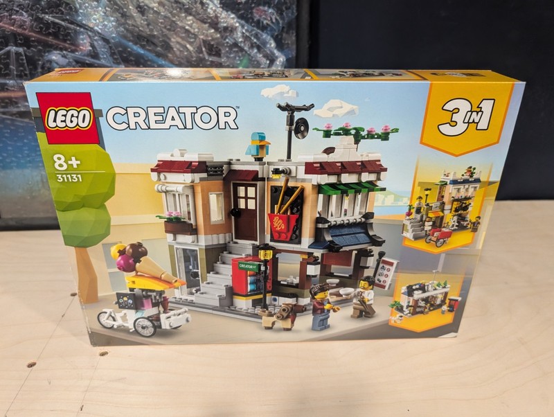 LEGO CREATOR: Downtown Noodle Shop (31131)