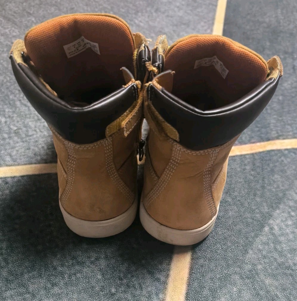 Timberland davis square 6 inch Boots nubuck tan brown uk Size 5.5 - 6 image 3