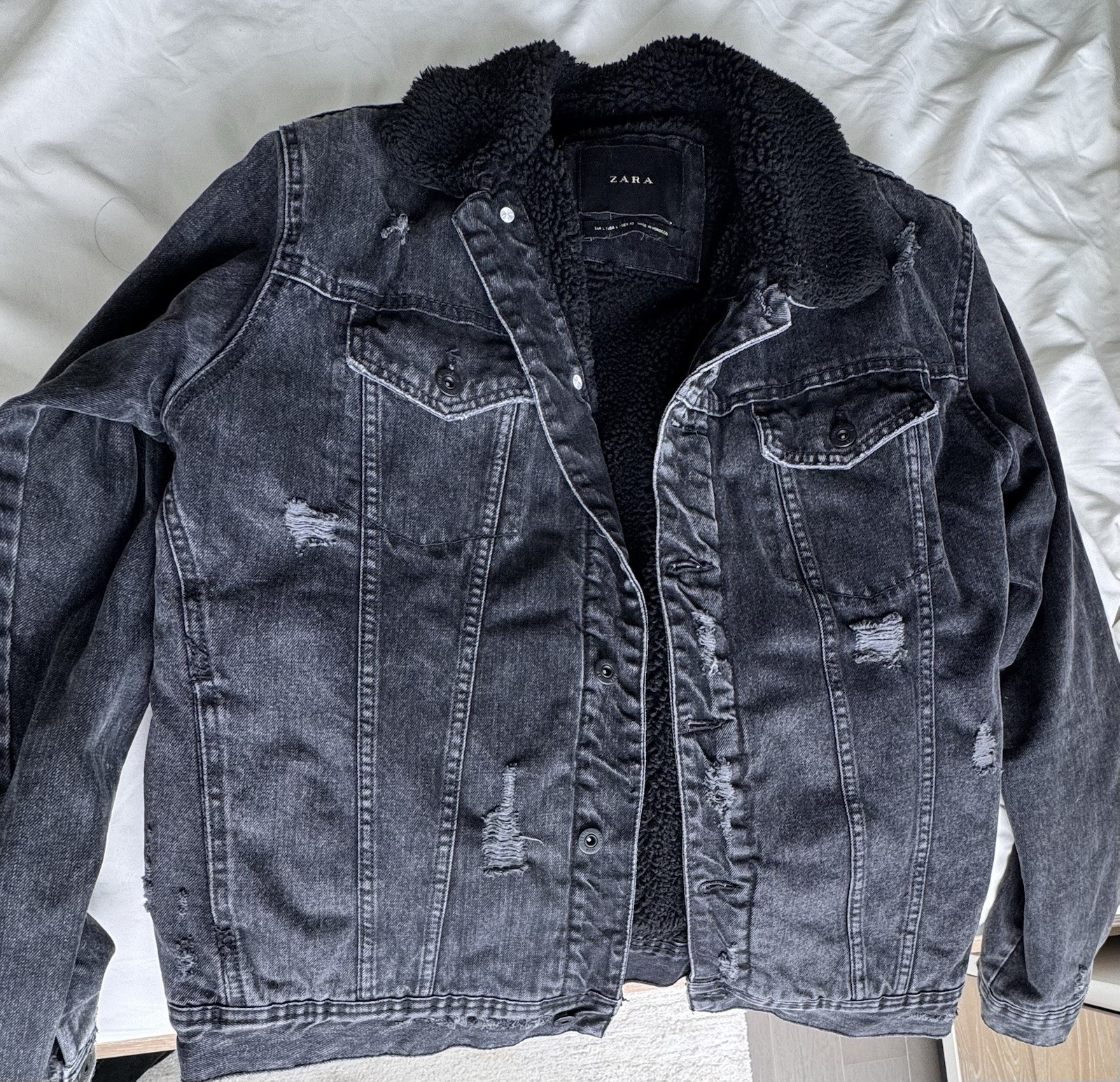 Zara men’s Sherpa Lined Denim Jacket Size L