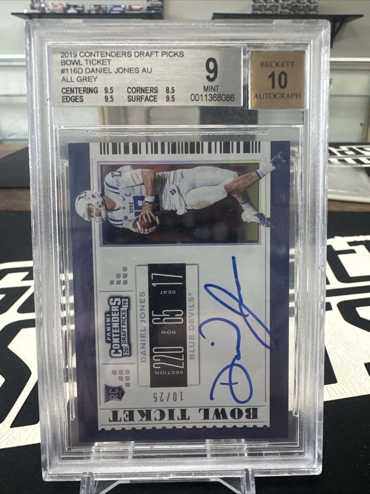 Daniel Jones Panini Contenders Draft Picks Game Day Ticket Signatures #16 Bowl