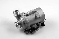 Pompe à eau BMW 635