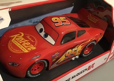 Pixar CARS Lightning McQueen 1:24 RC Remote Control Car 2.4 GHz