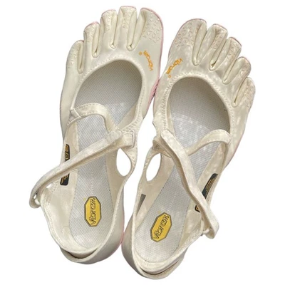 MARKENLOS Vibram Five Fingers Women's V-Soul Sneaker Size US 6-8 White/