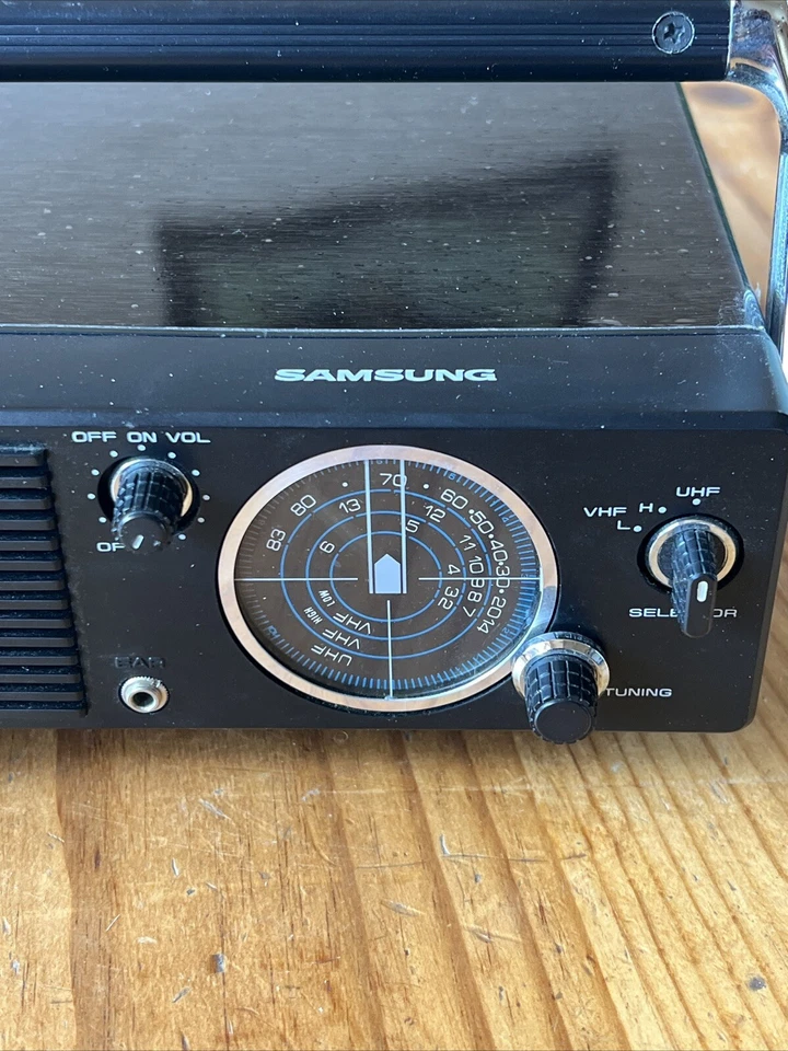 Vintage September 1979 Samsung BT-075ZT Portable Television - Image 4 of 4