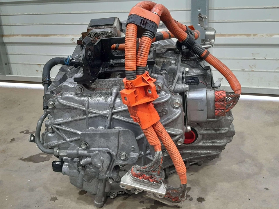 Conjunto de transmisión automática 12-19 Toyota Prius C 1,5 L ECVT OEM 3090052010 Foto 3 de 4