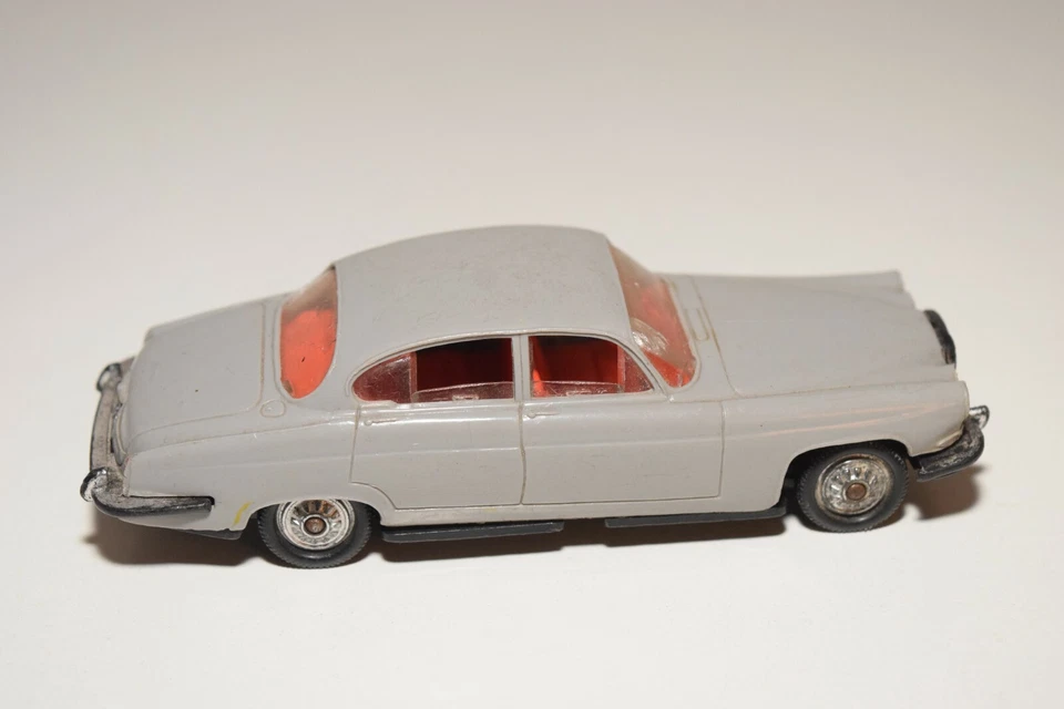 A27 1:43 PLÁSTICO NOREV 19 JAGUAR MK 10 MARCA 10 GRIS EXCELENTE ESTADO Foto 4 de 4