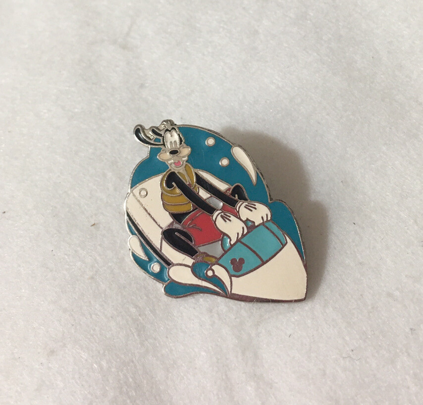 Goofy In Speed Boat Cast Lanyard Collection #1 2006 Disney Trading