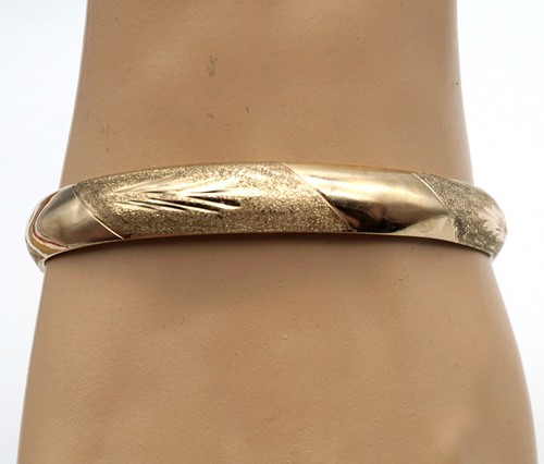 10K Gelbgold Verschluss Armreif Armband schönes Diamant geätztes Design 5,8 Gramm - Bild 2 von 16