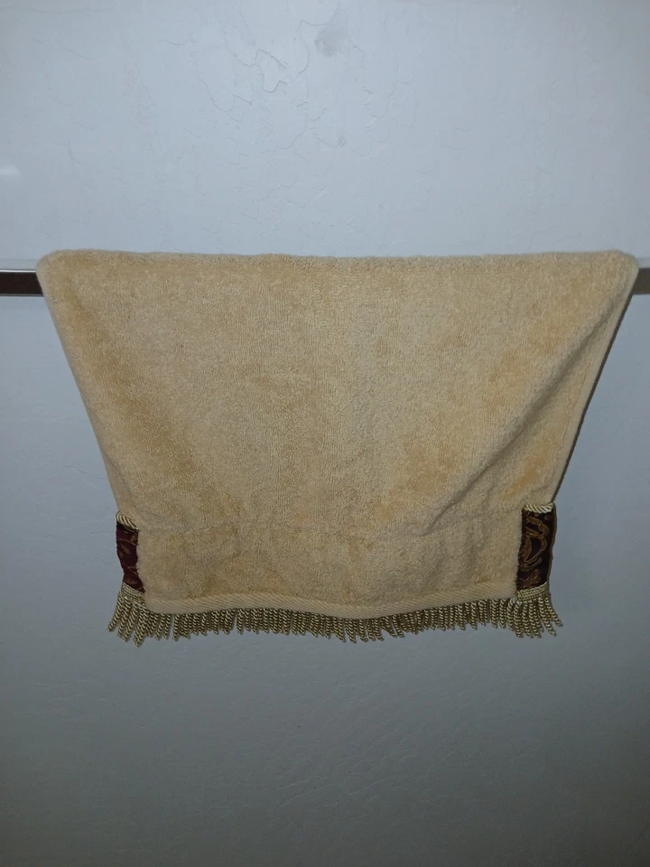 Toalla de mano Croscill dorada con banda de flecos de oro borgoña 19" X 11" Foto 2 de 4