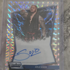 Topps Chrome WWE Autograph Geometric Refractor Solo Sikoa Blue Brand BBA-SOL