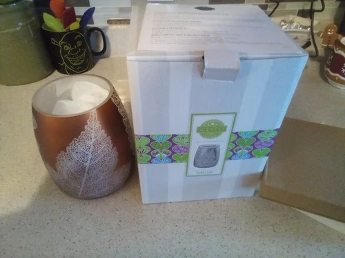 Scentsy Warmer Gold Leaf NIB