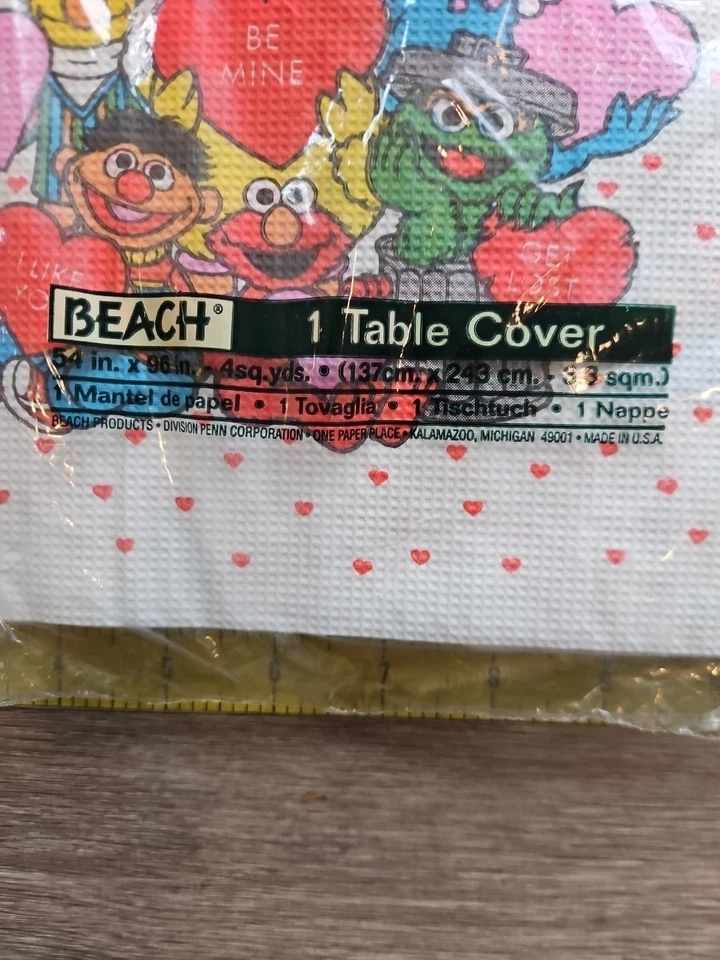 复古海滩芝麻街情人节纸桌布 54 英寸 x 96 英寸  — 第 3/4 张图片