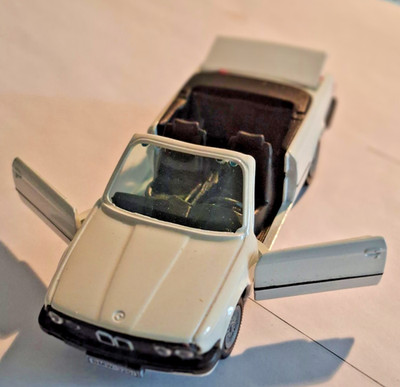 Gama Modellauto, BMW 325 i, Cabrio, weiß,  Maßstab 1:43, Modell 1110 in OVP