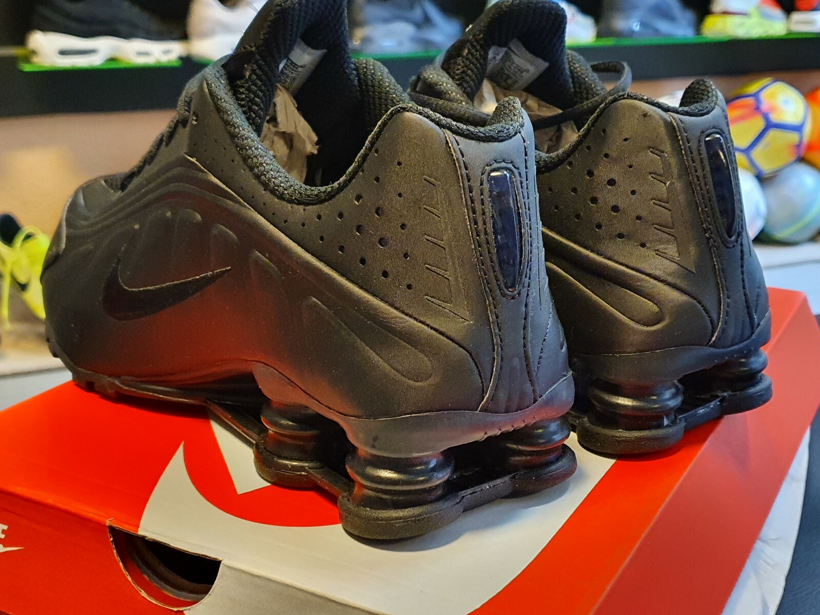 nike shox r4 42