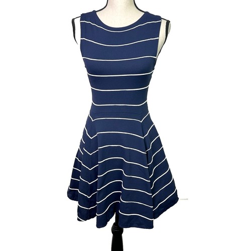 alice and olivia blue cape dress Alice Olivia Blue Crepe Cape Sleeve Mini Dress M
