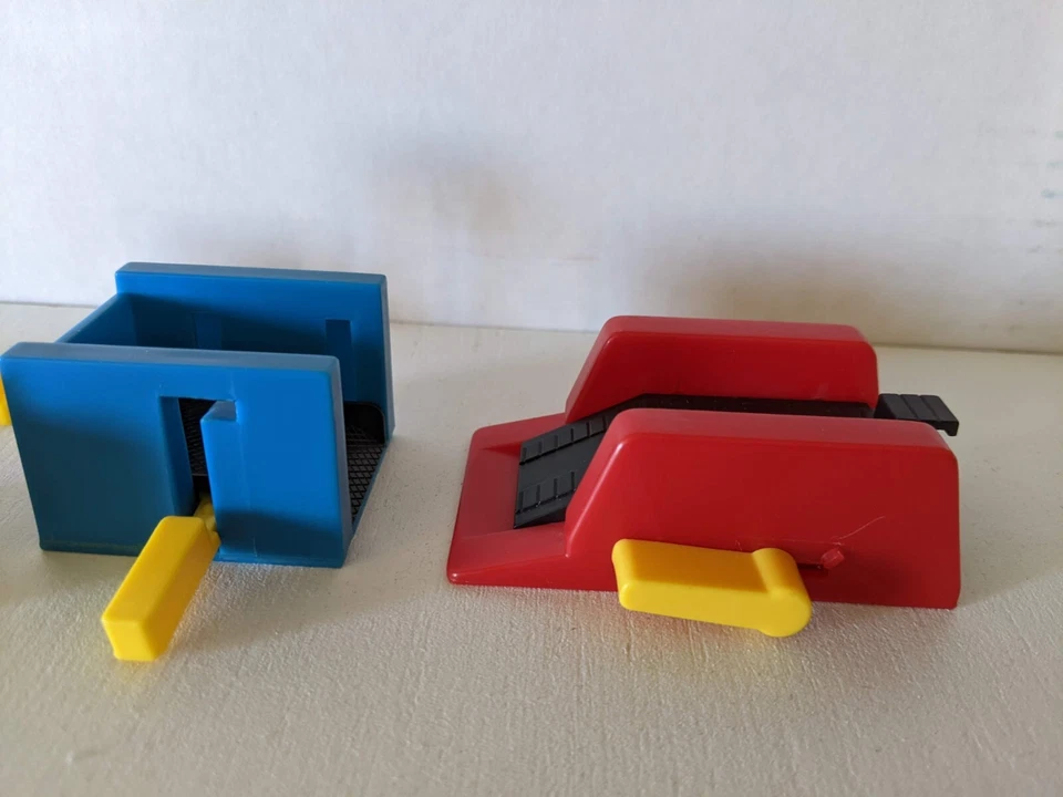 Micro Machines Galoob - Mini Mart Service Center Parts & Accessories Lift Sheet - Image 4 of 4