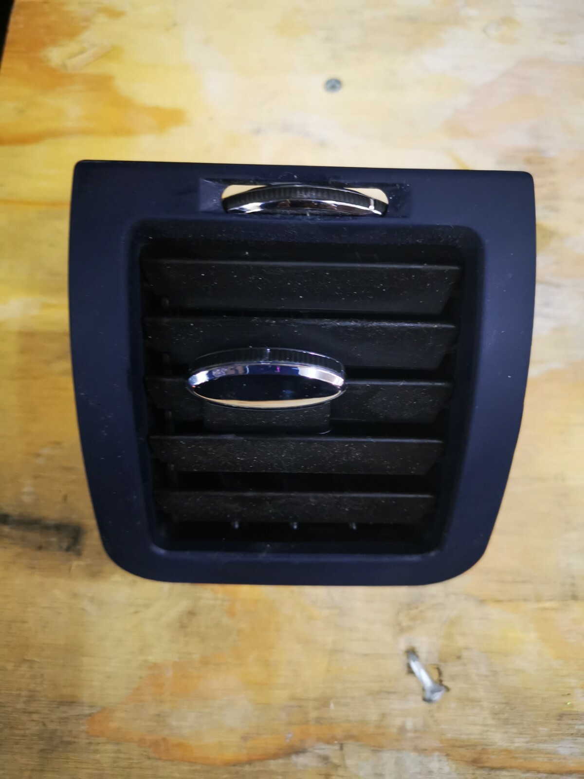 Maserati gran turismo side air vent in black 68238500