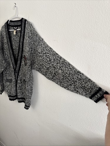 IOU bereits eine Legend Varsity Strickjacke in schwarz weiß Vintage 80’s Herren - Bild 7 von 11