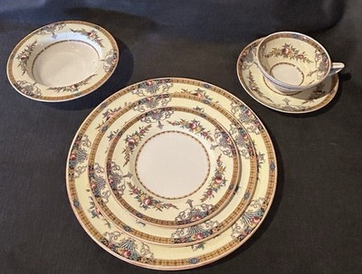 61 Piece 1930 s MYOTT China Staffordshire England Carlton Dinner Service For 10
