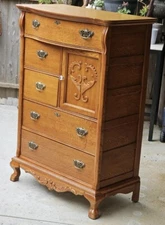 Lexington Furniture Victoria Sampler Collection Dresser 5 Drawers And 1 Door