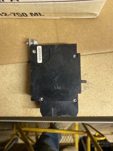 ITE Siemens BQCH1B020 Circuit Breaker 277v 20a 1 Pole - Picture 4 of 5