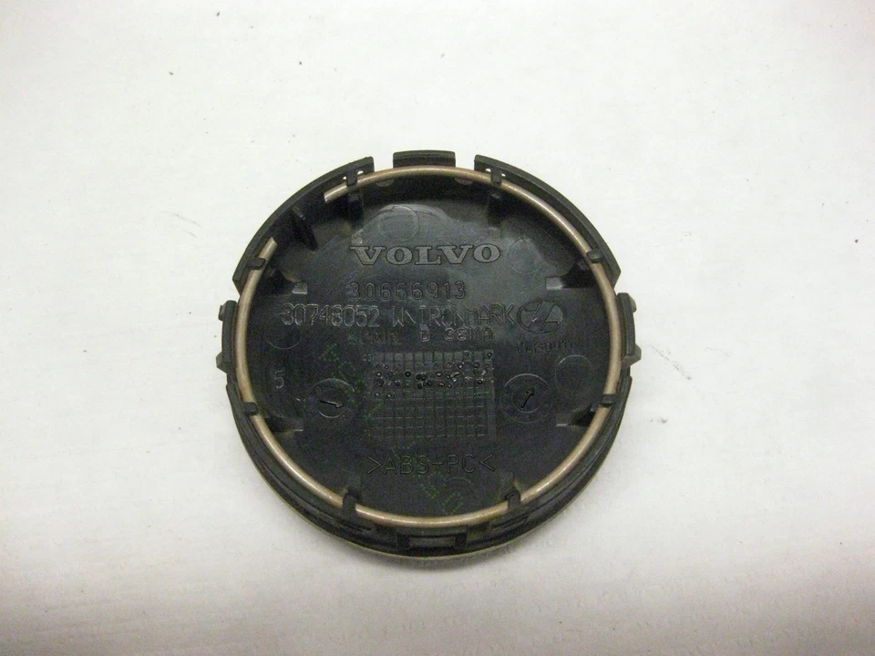 2006 VOLVO S30 S40 S50 S60 V70 XC90 ЦЕНТРАЛЬНЫЙ КОЛПАК СТУПИЦЫ 30666913 OEM 04 05 06 07 08 - Изображение 3 из 4