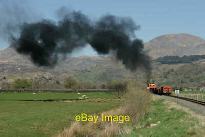 Photo 12x8 Steam 150 Garreg Giving ample evidence that she is still oil-fi c2013