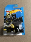 2013 Hot Wheels Wheel Loader 8/250 Diecast/Plastic 1:64 Yellow/Black NIP