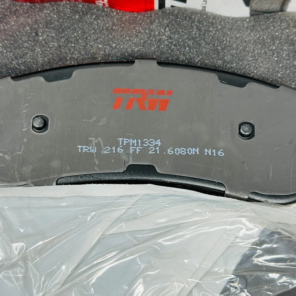 Juego de pastillas de freno de disco trasero semimetálico TRW TPM1334 para Ford F-250 F-350 F-450 Foto 4 de 4