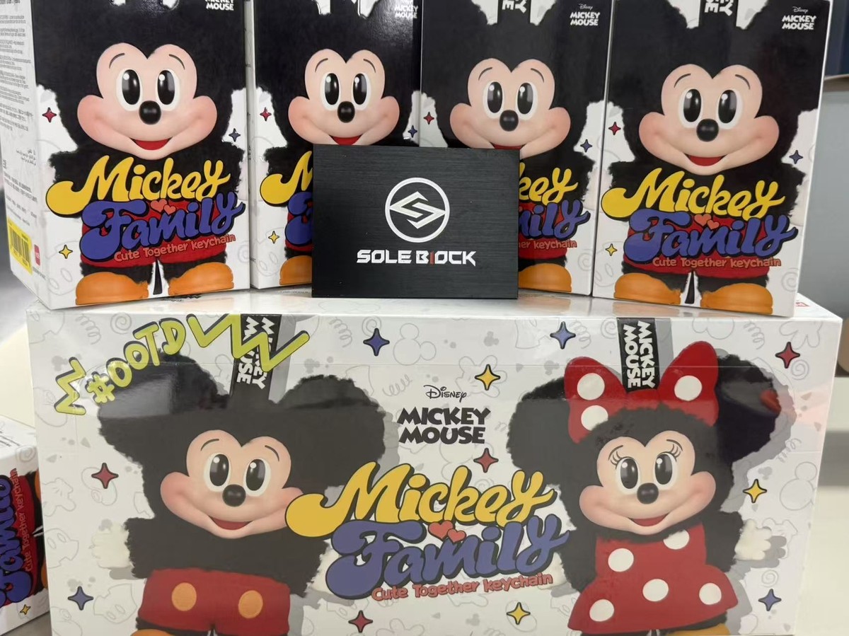 Disney Mickey Family Keychain 2個セット Unboxing the Mickey Family Keychain Collection! | TikTok