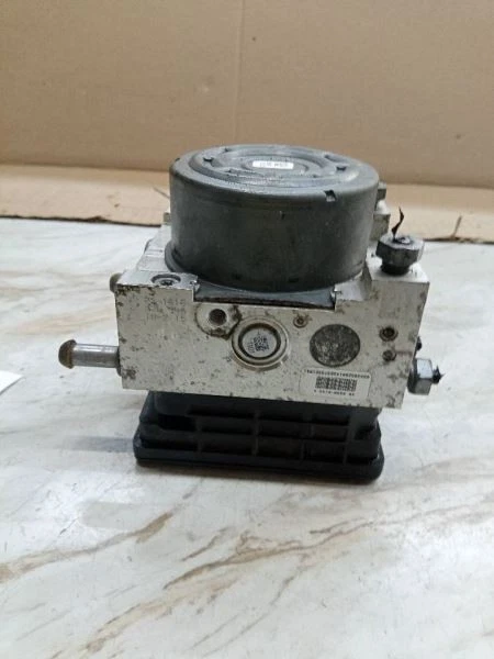 Bomba ABS híbrida Lincoln MKZ 2014-2016 DG98-2C555-BD Foto 3 de 4