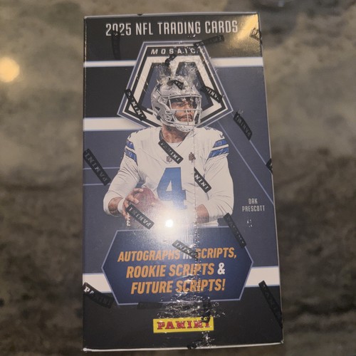 2025 Panini Mosaic Football Mega Box ( Reactive Yellow )  - 第 2/4 張圖片