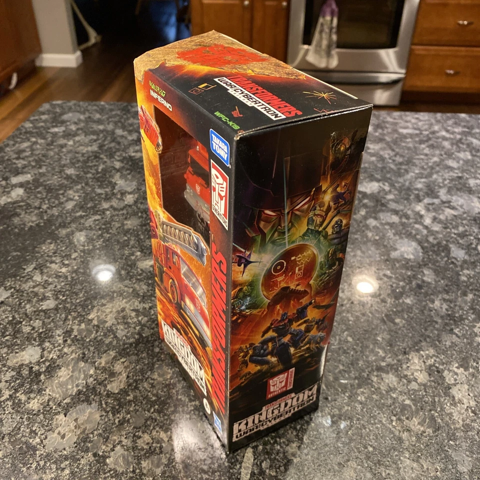 Hasbro Transformers War For Cybertron Kingdom Voyager Class Inferno BRAND NEW - Image 2 of 4