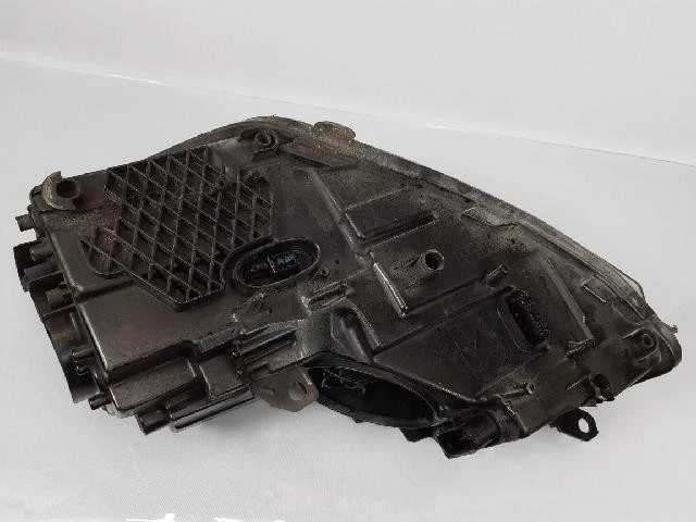 2010 Volkswagen Golf Right Xenon Headlight - Image 4 of 4