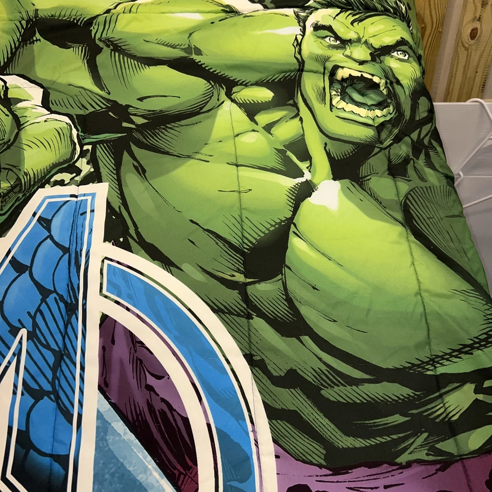 Marvel Avengers Twin-Full Sized Bedspread Quilt - Image 4 of 4