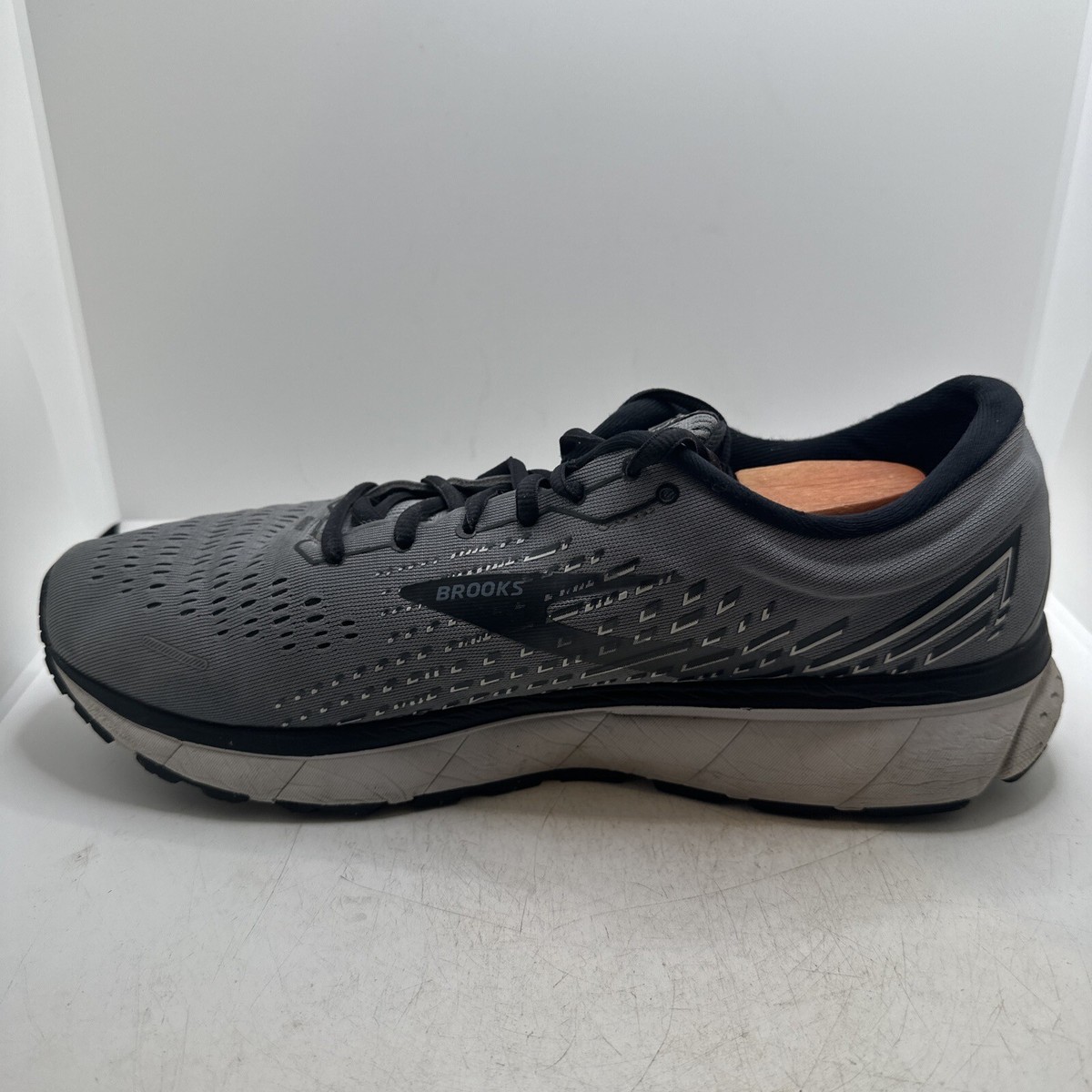Brooks Ghost 13 Mens Running Shoes Size 11 Wide 2E Grey Black 1103482E040 Brooks Ghost 13 Mens Size 13 Gray Athletic Running Shoes  main image 2